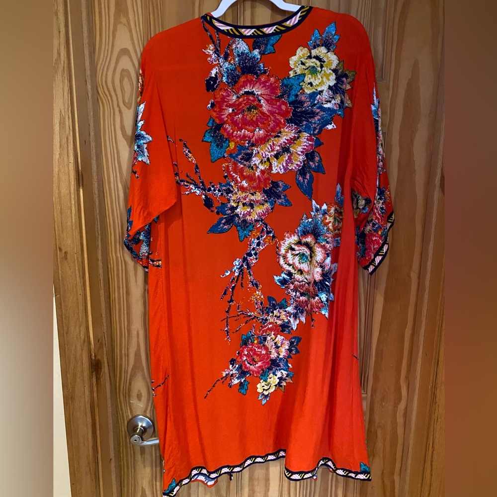 Flying Tomato women’s kimono